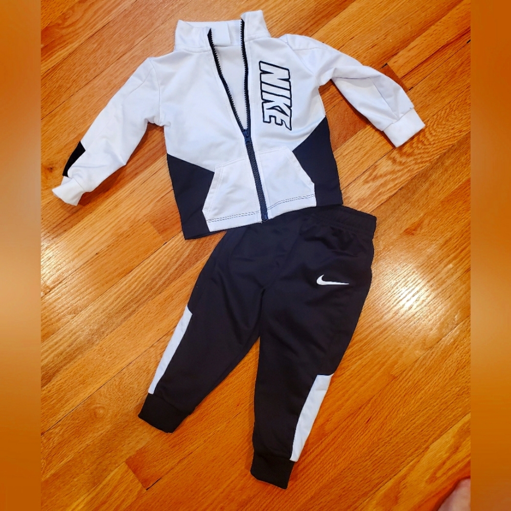 Boys Set sports suit Black and White Nike suit for boys 18mo matching set